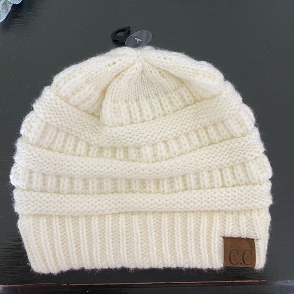 C.C Accessories - Womens C.C cream colored toboggan